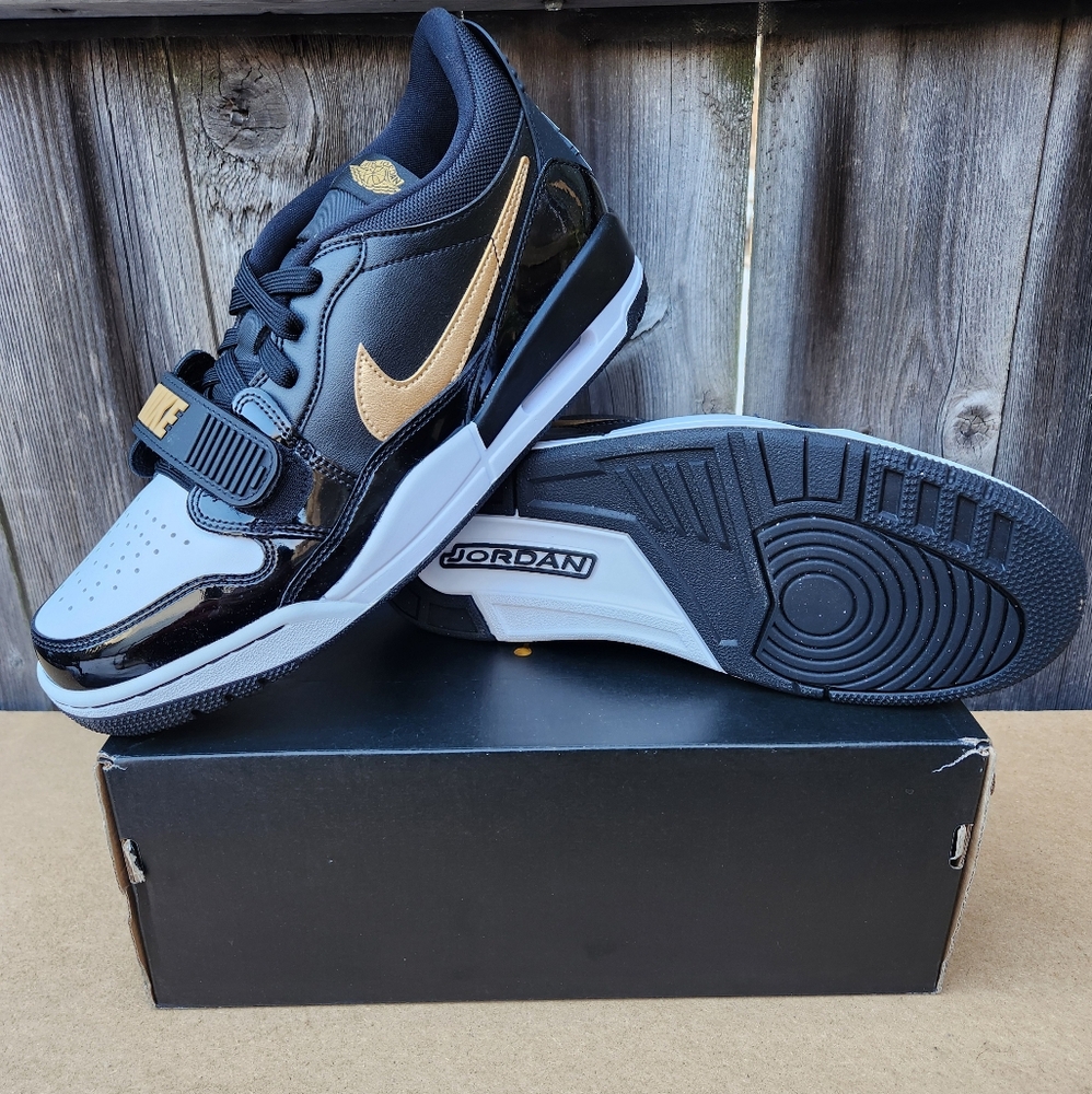 JordanNike Air Jordan Legacy 312 Low Black Metallic Gold Men's Size 8.5 - Picture 1 of 7